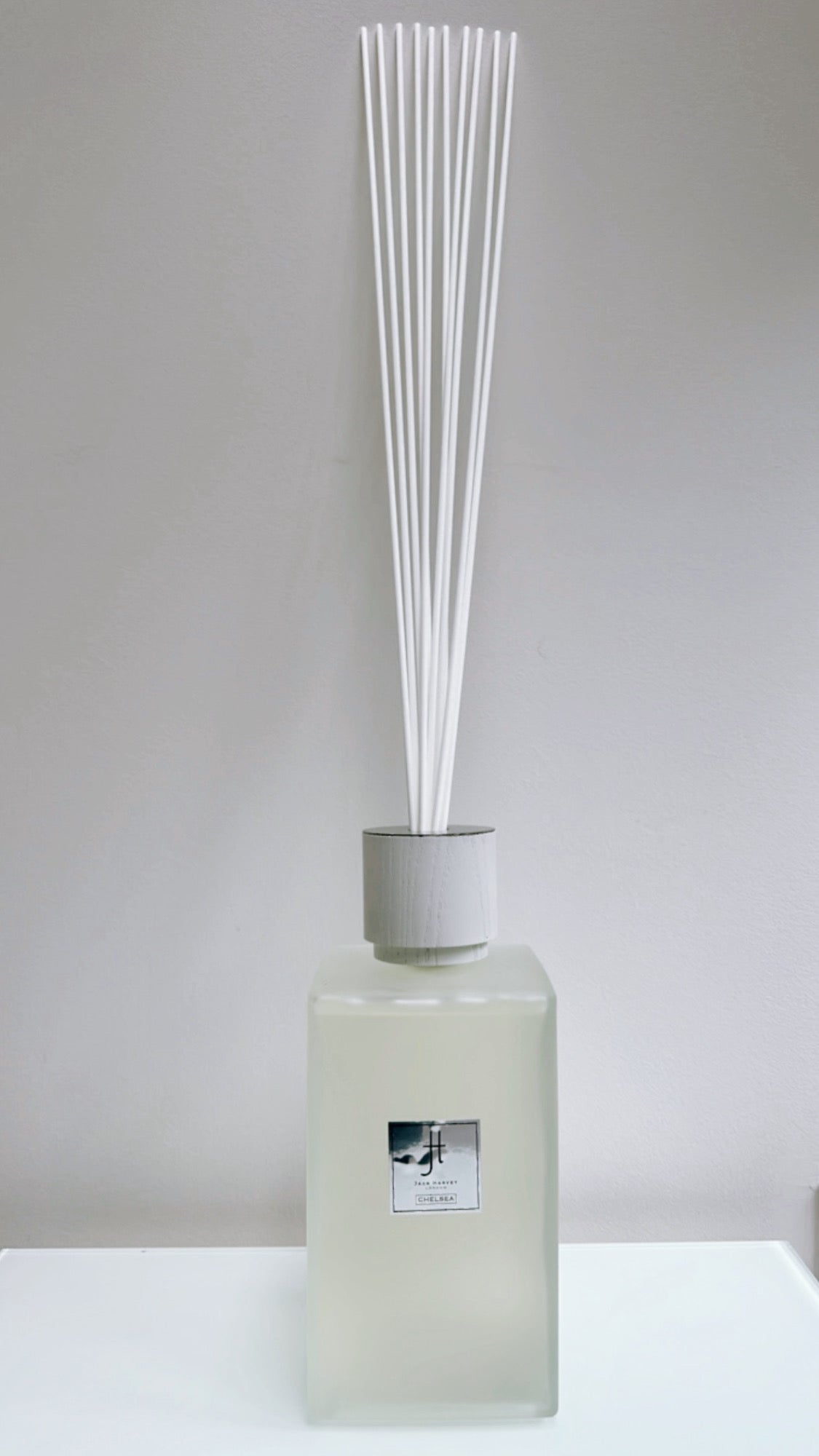 LIMITED EDITION CHELSEA INTENSE EXTRA LARGE XL LUXURY REED DIFFUSER 2200ml