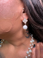 Load image into Gallery viewer, Samina - Rose Gold Clover Design Swarovski &amp; Pearl Earrings
