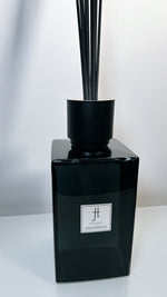 Load image into Gallery viewer, LIMITED EDITION KNIGHTSBRIDGE INTENSE EXTRA LARGE XL LUXURY REED DIFFUSER 2200ml
