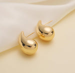 Load image into Gallery viewer, Veneta Gold - Chic Designer Style 18k Gold Plated Swarovski Drop Earrings
