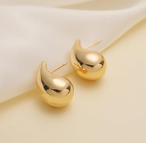 Veneta Gold - Chic Designer Style 18k Gold Plated Swarovski Drop Earrings