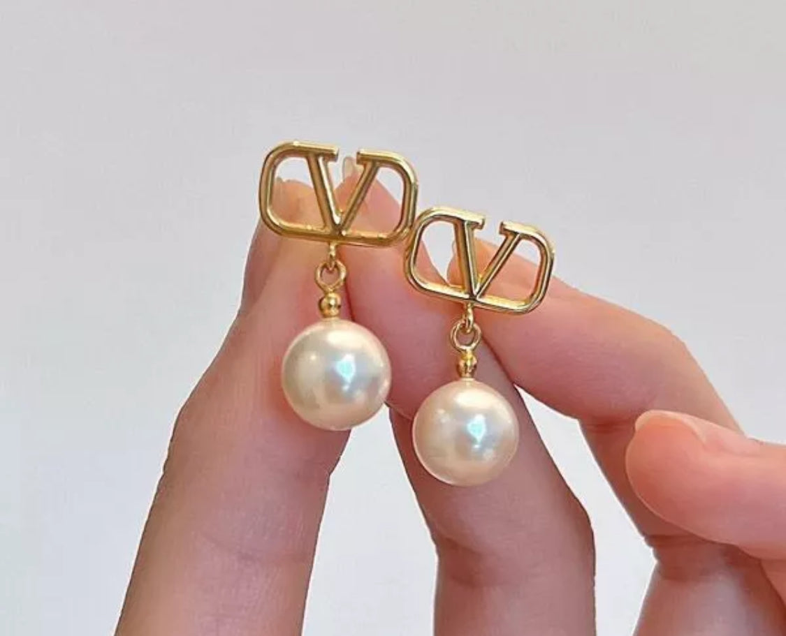 Valentina - Chic Designer Style 18k Gold Plated & Freshwater Pearl Back Drop Earrings