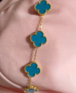Sienna - 18K Gold Plated Clover Bracelet With Blue Agate Detail
