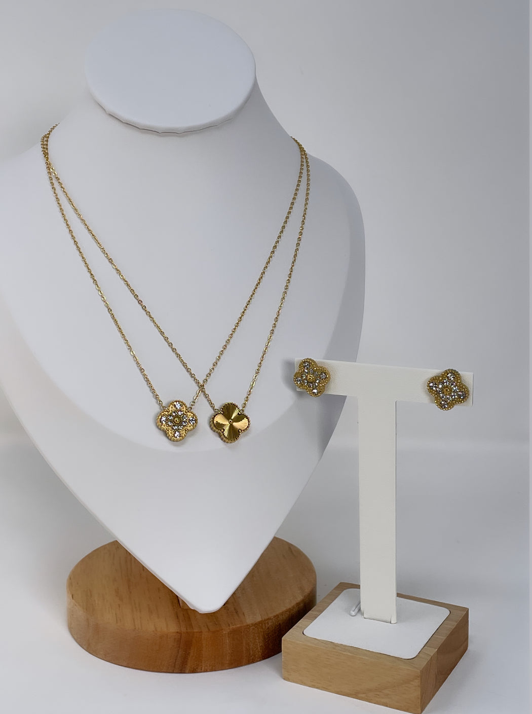 Seema - 18k REVERSIBLE Gold Plated Crystal Clover Necklace Crystal One Side/Gold on Reverse - New for 2024