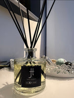 Load image into Gallery viewer, ELIXIR OUD X - PRE ORDER 10th ANNIVERSARY LIMITED EDITION LUXURY REED DIFFUSER 200ml PLUS 50% OFF VOUCHER - *limited time only offer* (see description for more)
