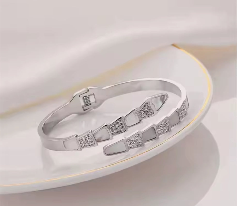 Roshni - Designer 18k White Gold Plated Swarovski Crystal & Mother Of Pearl Bangle