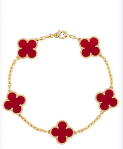 Sienna - 18K Gold Plated Clover Bracelet With Burgundy Carnelian Detail