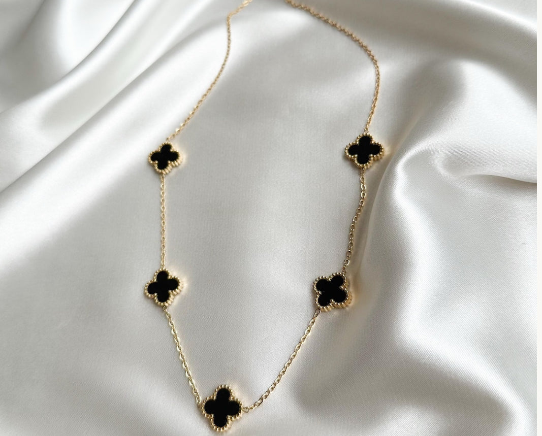 Ferhet - 18K Gold Plated Clover Necklace With Black Onyx Detail