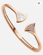 Load image into Gallery viewer, Vasant - 18K Elegant Rose Gold Pated Diva Designer Swarovski Earrings - New for 2026
