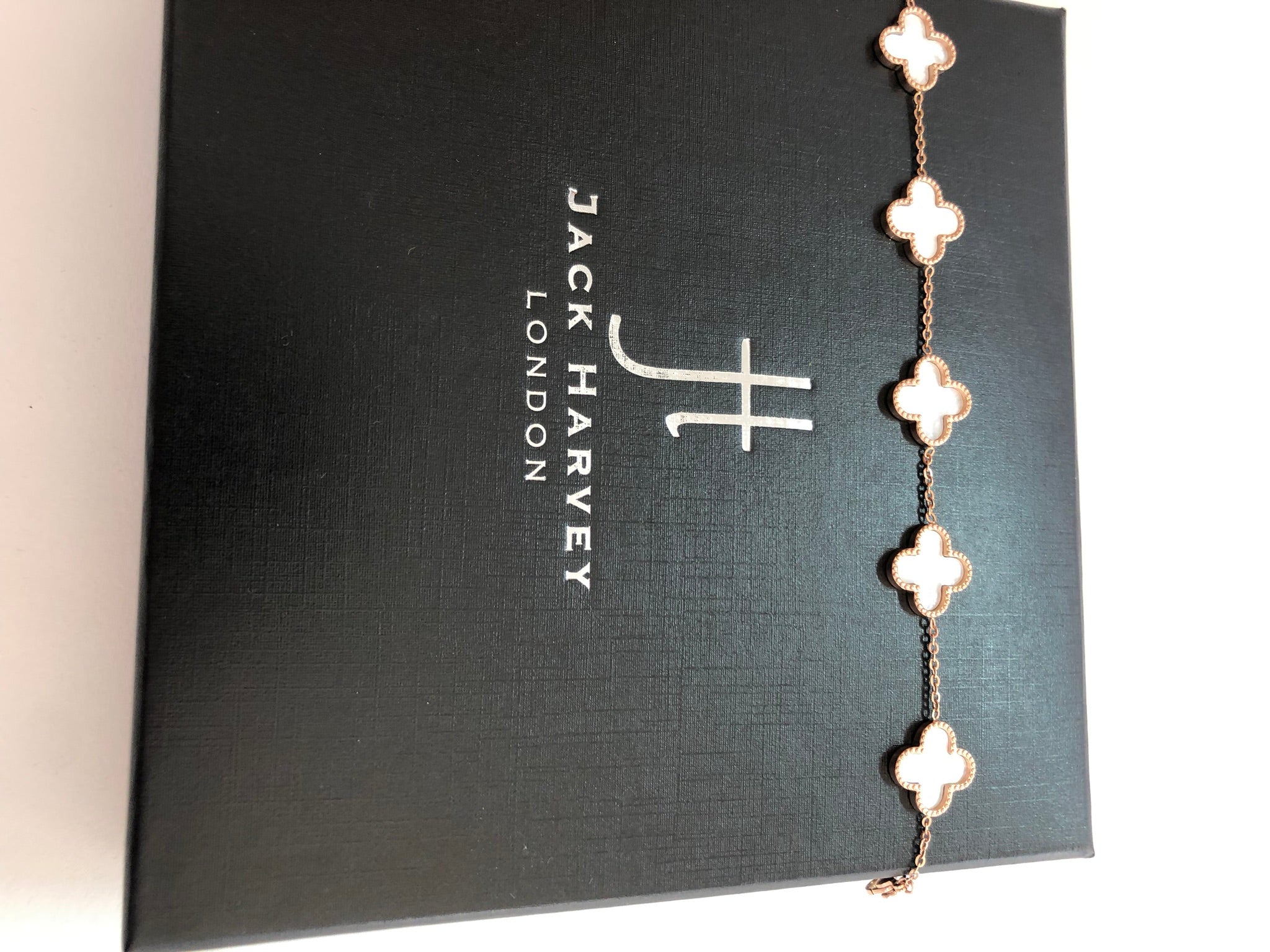 Trish - 18K Gold Plated Clover Bracelet With Mother of Pearl Detail