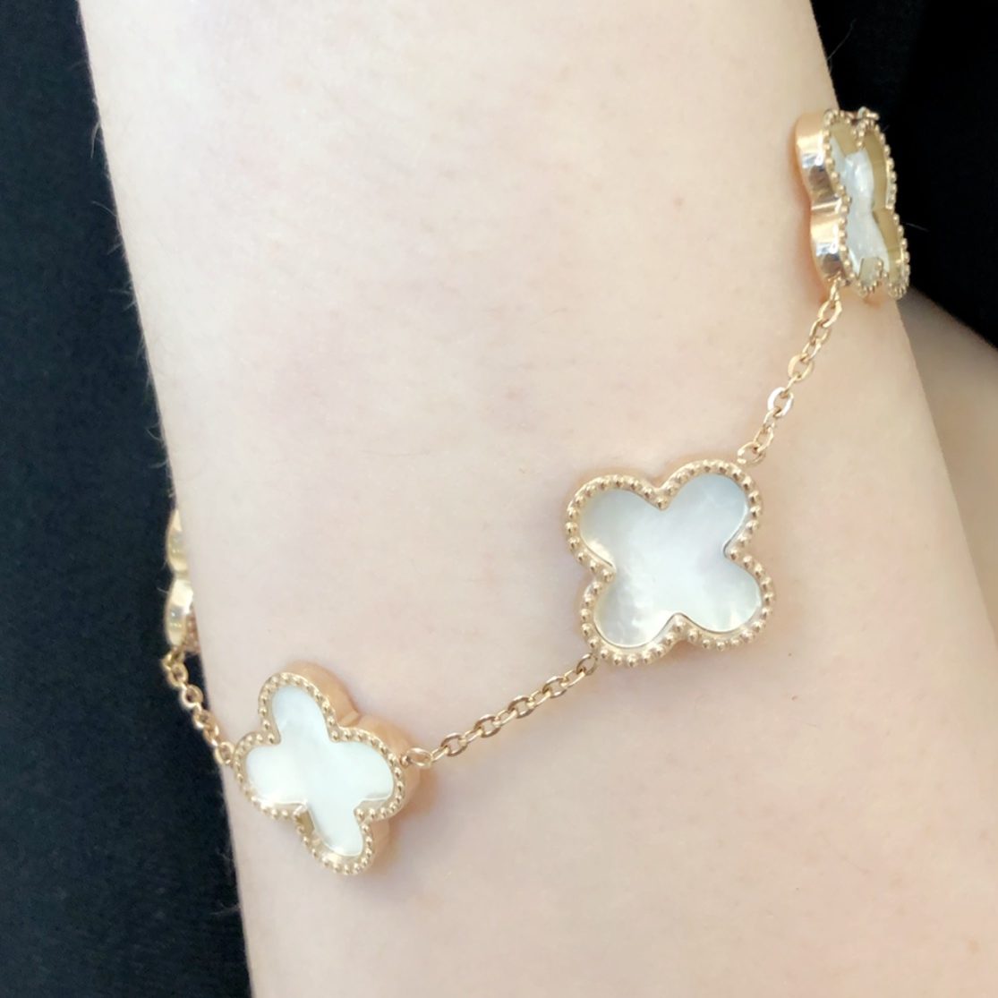 Trish - 18K Gold Plated Clover Bracelet With Mother of Pearl Detail