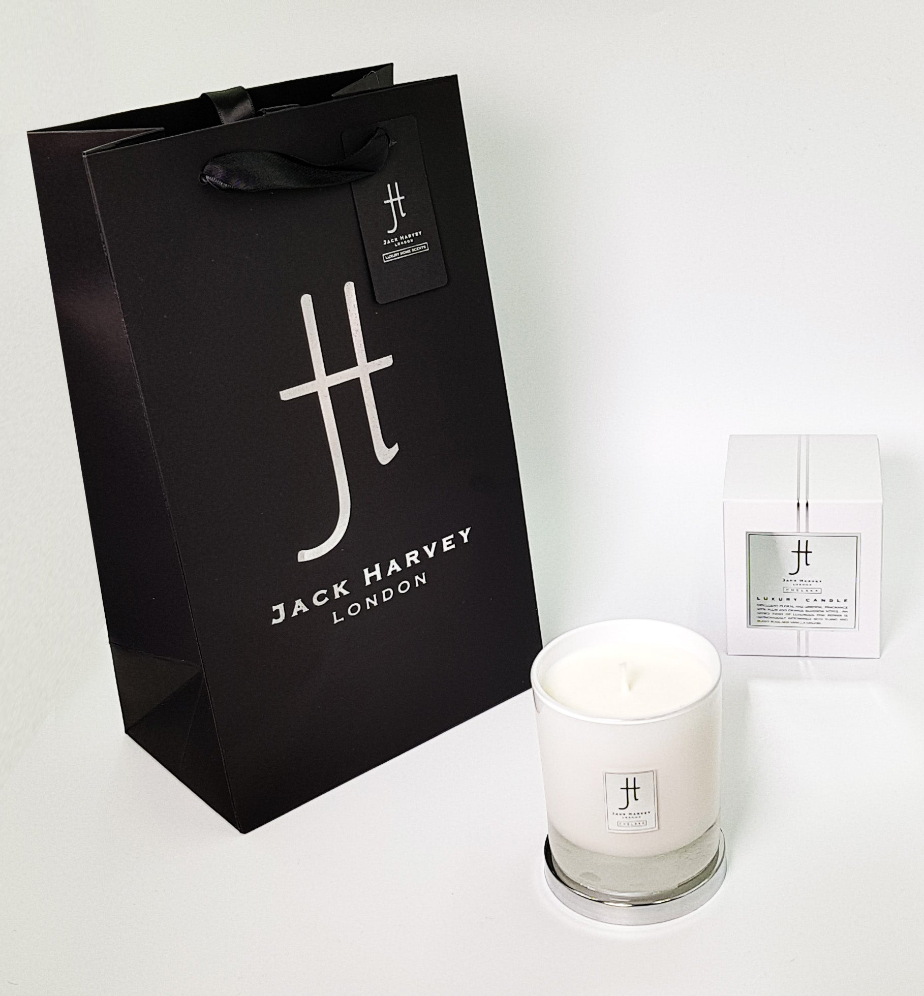 KNIGHTSBRIDGE - LUXURY SCENTED CANDLE 30cl