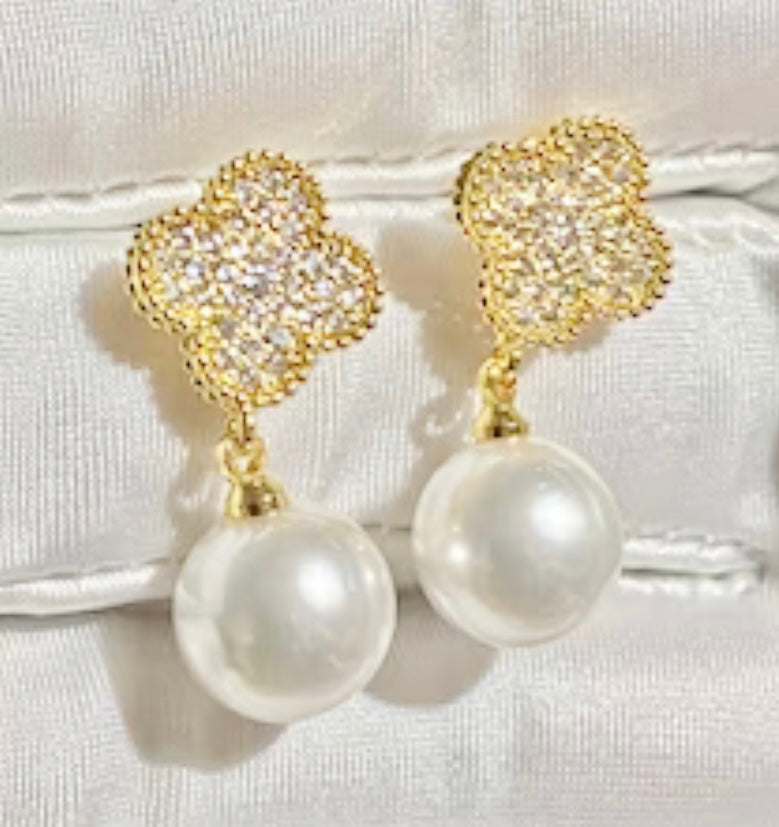 Samina - Rose Gold Clover Design Swarovski & Pearl Earrings
