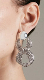 Load image into Gallery viewer, Vaishali - Showstopping Swarovski Crystal Drop Earrings - Set in 18k white gold vermeil
