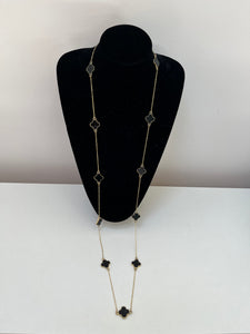 Vibha - 18K Gold Plated Clover Necklace With Black Agate Detail