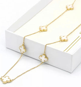 Ferhet - 18K Gold Plated Clover Necklace With Mother of Pearl Detail